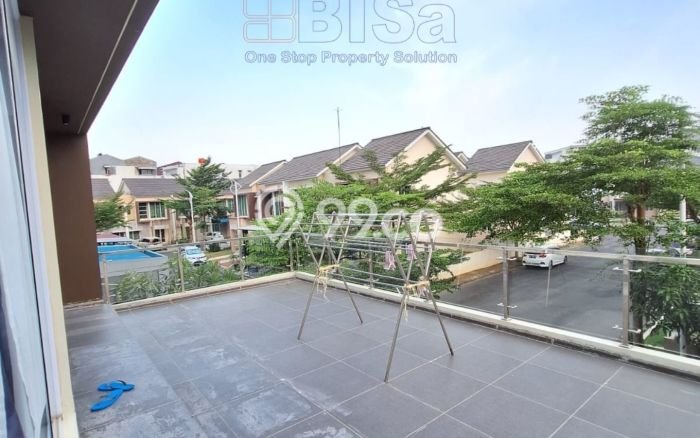 Rumah Megah 2 Lantai The Summer Batam Centre Dijual Cepat Rumah Megah 2 Lantai The Summer Batam Centre Dijual Cepat