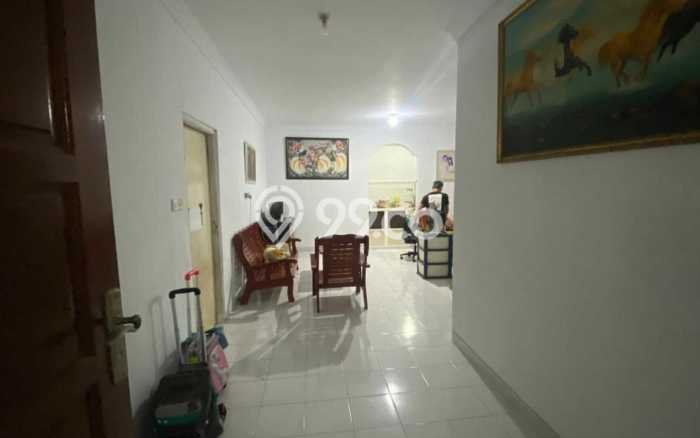 Hunian Impian Keluarga! Rumah 2 Lantai di Batam Centre, Batam, Luas 214m² LB 192m² Hunian Impian Keluarga! Rumah 2 Lantai di Batam Centre, Batam, Luas 214m² LB 192m²