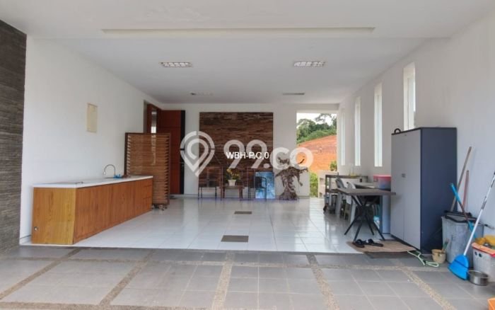 Rumah LT 780m2m² / LB 317m2m² Lokasi Strategis di Tiban, Batam Rumah LT 780m2m² / LB 317m2m² Lokasi Strategis di Tiban, Batam