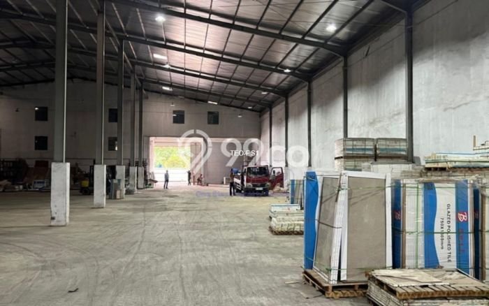 Gudang Disewa di Batam dengan LB 720m2 Area Komersial Ramai Gudang Disewa di Batam dengan LB 720m2 Area Komersial Ramai