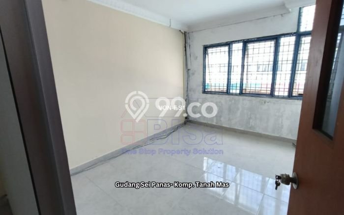 HARGA SPESIAL! Gudang Kawasan Sei Panas, Luas 432m², Jalan Utama HARGA SPESIAL! Gudang Kawasan Sei Panas, Luas 432m², Jalan Utama