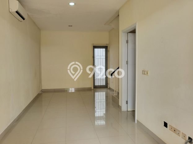 LOKASI STRATEGIS! Rumah kawasan Green Lake City, Dekat Stasiun, 3 KM, LT 108m² Bangunan 138m² LOKASI STRATEGIS! Rumah kawasan Green Lake City, Dekat Stasiun, 3 KM, LT 108m² Bangunan 138m²