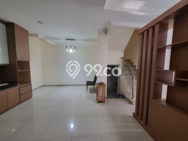 HUNIAN EKSKLUSIF! Rumah area Green Lake City, 2 KM, Design Modern, Luas 90m² Bangunan 150m² HUNIAN EKSKLUSIF! Rumah area Green Lake City, 2 KM, Design Modern, Luas 90m² Bangunan 150m²