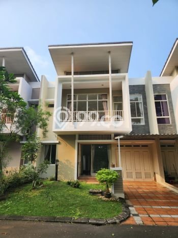 Rumah di Gading Serpong, Akses ke Tol, 3 KM, Luas 162m² Bangunan 158m² Rumah di Gading Serpong, Akses ke Tol, 3 KM, Luas 162m² Bangunan 158m²