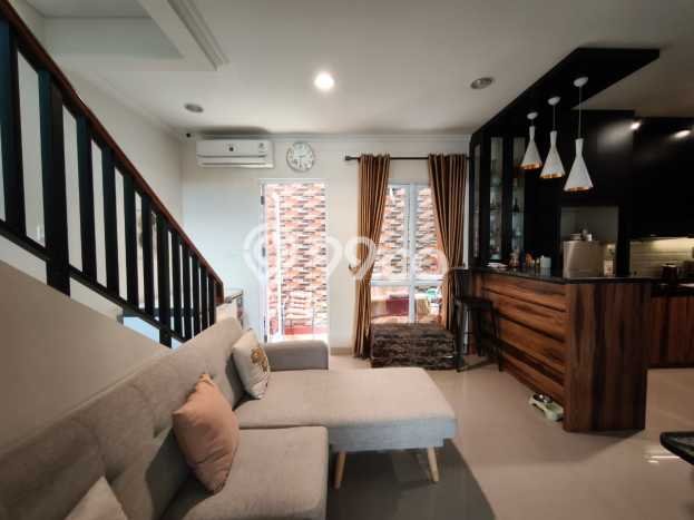 Rumah Luas Asri 4 KT Siap Pakai di Gading Serpong Tangerang Rumah Luas Asri 4 KT Siap Pakai di Gading Serpong Tangerang