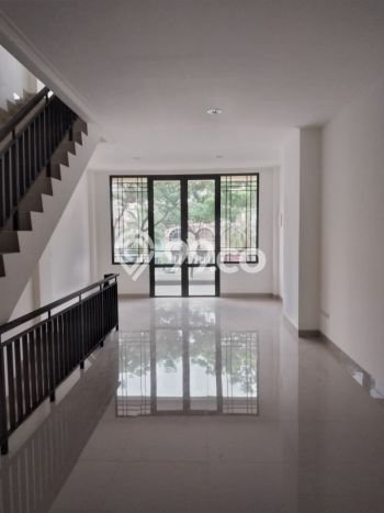 Ruko Komersial Disewakan di Cipondoh Tangerang Luas 170m2 Ruko Komersial Disewakan di Cipondoh Tangerang Luas 170m2