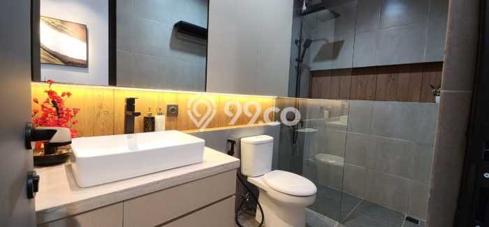 Jual Rumah Luas Elegan Dengan View Eksklusif di BSD, Tangerang Jual Rumah Luas Elegan Dengan View Eksklusif di BSD, Tangerang