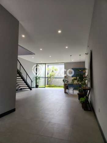 Rumah Siap Huni lokasi BSD City, Tangerang, LT 175m² LB 250m² Rumah Siap Huni lokasi BSD City, Tangerang, LT 175m² LB 250m²