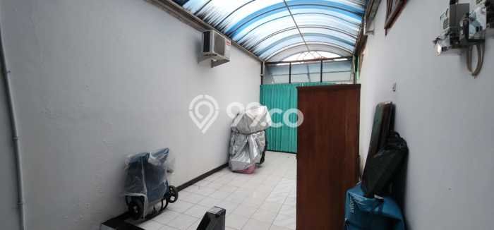 Jual Rumah Luas Megah Dengan View Eksklusif di Bintaro, Tangerang Selatan Jual Rumah Luas Megah Dengan View Eksklusif di Bintaro, Tangerang Selatan