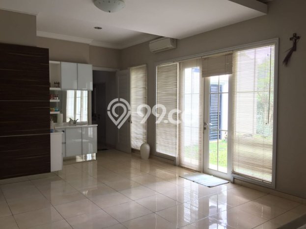 Disewakan! Rumah 3 Kamar Tidur &
4 Kamar Mandi di Alam Sutera, Tangerang Disewakan! Rumah 3 Kamar Tidur &
4 Kamar Mandi di Alam Sutera, Tangerang