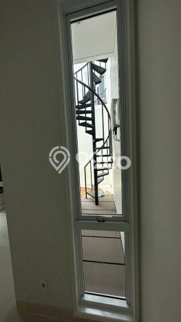 Rumah Asri 4 KT di Gading Serpong, Tangerang - Luas Tanah 144m² Rumah Asri 4 KT di Gading Serpong, Tangerang - Luas Tanah 144m²