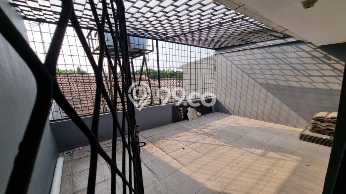 Ruko Strategis Kawasan Kelapa Gading, Luas 300m², Mainroad, Area Bisnis Aktif Ruko Strategis Kawasan Kelapa Gading, Luas 300m², Mainroad, Area Bisnis Aktif