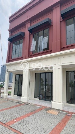 Jual Ruko Strategis di Gading Serpong, Luas 135m², Jalan Utama, Area Bisnis Jual Ruko Strategis di Gading Serpong, Luas 135m², Jalan Utama, Area Bisnis