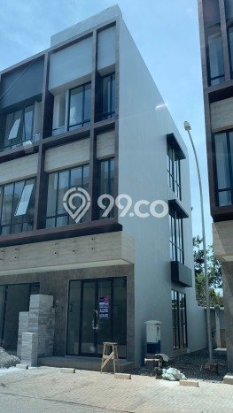 LOKASI STRATEGIS! Ruko di BSD City, Luas 177m², Kawasan Ramai, Siap Bisnis LOKASI STRATEGIS! Ruko di BSD City, Luas 177m², Kawasan Ramai, Siap Bisnis