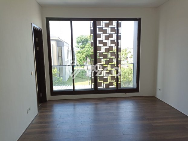 Rumah di BSD City, 4 KT, Dekat Rumah Sakit, Luas 120m² LB 135m² Rumah di BSD City, 4 KT, Dekat Rumah Sakit, Luas 120m² LB 135m²