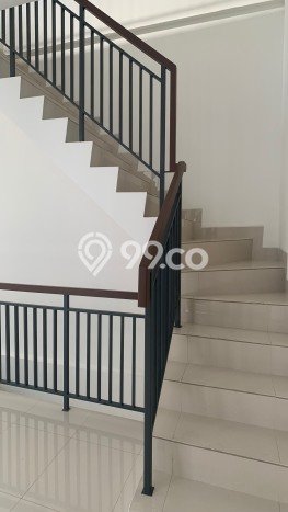LOKASI STRATEGIS! Ruko di BSD City, Luas 177m², Kawasan Ramai, Siap Bisnis LOKASI STRATEGIS! Ruko di BSD City, Luas 177m², Kawasan Ramai, Siap Bisnis