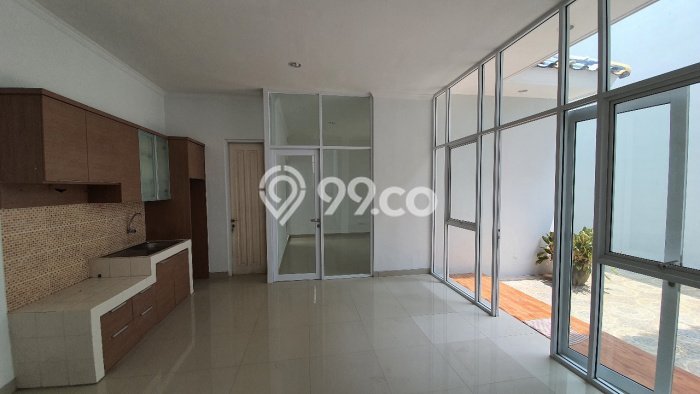 Rumah Disewakan Tangerang LT 180m2 LB 154m2 Kawasan Gading Serpong Rumah Disewakan Tangerang LT 180m2 LB 154m2 Kawasan Gading Serpong