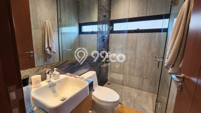 Rumah Idaman 5 Kamar Tidur Akses Mudah di BSD City, Tangerang Rumah Idaman 5 Kamar Tidur Akses Mudah di BSD City, Tangerang