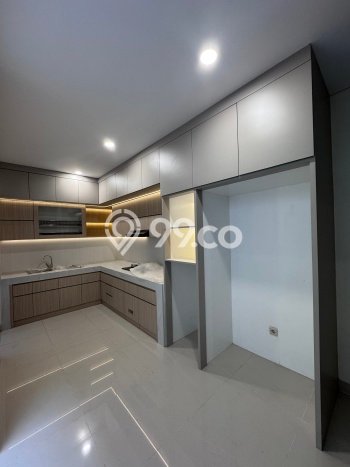 Rumah di , Siap Huni, 3 KM, Dekat Tangerang, Tangerang, LT 153m2m² Bangunan 196m2m² Rumah di , Siap Huni, 3 KM, Dekat Tangerang, Tangerang, LT 153m2m² Bangunan 196m2m²