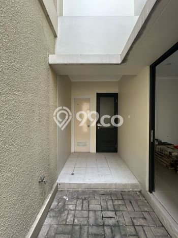 Rumah Strategis Gading Serpong, Tangerang, Luas 149m² LB 134m² Rumah Strategis Gading Serpong, Tangerang, Luas 149m² LB 134m²