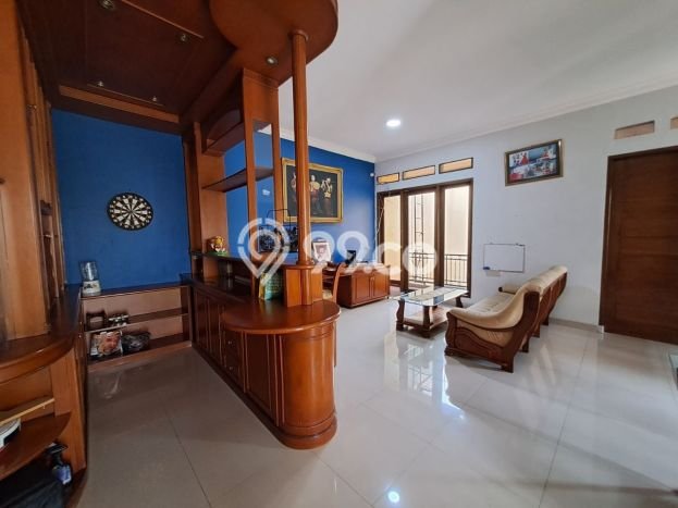 Rumah Lokasi Strategis di Pondok Kelapa, Jakarta Timur, Luas 200m² Bangunan 199m² Rumah Lokasi Strategis di Pondok Kelapa, Jakarta Timur, Luas 200m² Bangunan 199m²