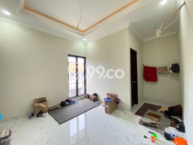 Rumah dengan Lokasi Strategis 4 KT di Cipinang, Jakarta Timur Rumah dengan Lokasi Strategis 4 KT di Cipinang, Jakarta Timur