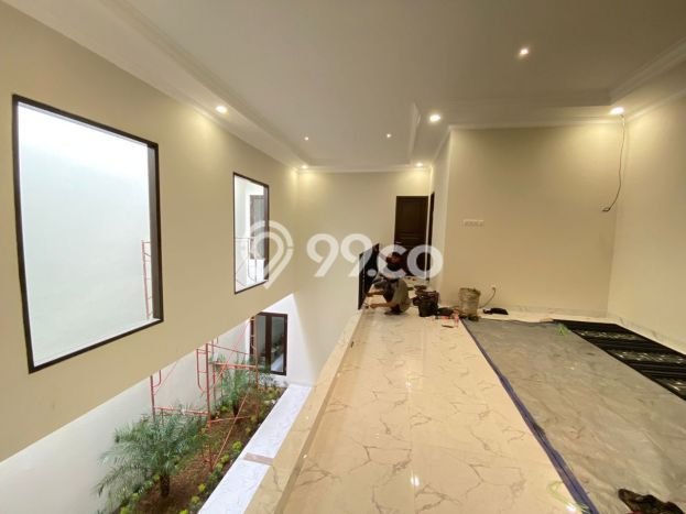 Rumah dengan Lokasi Strategis 4 KT di Cipinang, Jakarta Timur Rumah dengan Lokasi Strategis 4 KT di Cipinang, Jakarta Timur