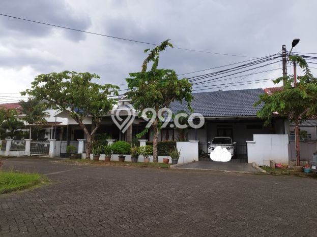 For Sale! Luxury House LT 355m2 Desain Elegan di Kemang Pratama For Sale! Luxury House LT 355m2 Desain Elegan di Kemang Pratama