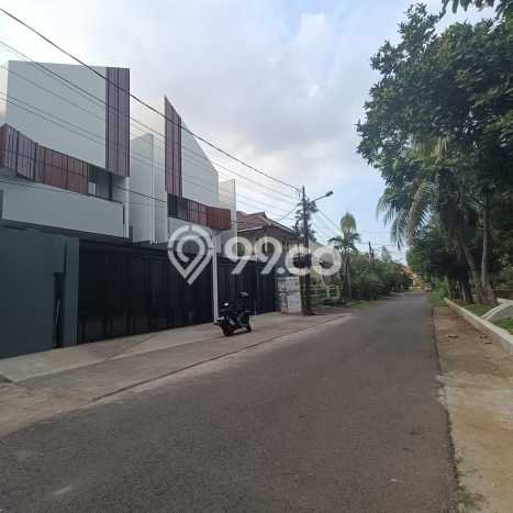 Siap Huni Rumah Mewah 4 Kamar di Duren Sawit Dekat ke Mana Pun Siap Huni Rumah Mewah 4 Kamar di Duren Sawit Dekat ke Mana Pun