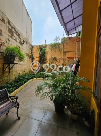 Hunian Mewah LB 500m2 Siap Pakai Desain Elegan di Warung Buncit, Jakarta Selatan Hunian Mewah LB 500m2 Siap Pakai Desain Elegan di Warung Buncit, Jakarta Selatan