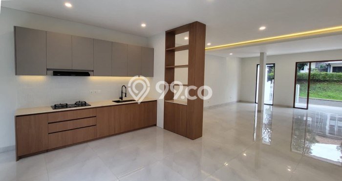 Jual Rumah Luas Megah Dengan View Eksklusif di Cibubur, Jakarta Timur Jual Rumah Luas Megah Dengan View Eksklusif di Cibubur, Jakarta Timur