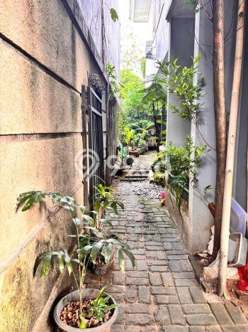 Hunian Nyaman Asri 5 KT Siap Huni di Bintaro Tangerang Selatan Hunian Nyaman Asri 5 KT Siap Huni di Bintaro Tangerang Selatan