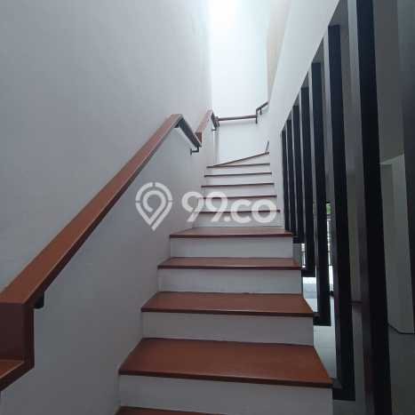 Siap Huni Rumah Mewah 4 Kamar di Duren Sawit Dekat ke Mana Pun Siap Huni Rumah Mewah 4 Kamar di Duren Sawit Dekat ke Mana Pun