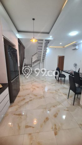 Siap Huni Hunian Elit 5 Kamar di Jagakarsa Dekat ke Mana Saja Siap Huni Hunian Elit 5 Kamar di Jagakarsa Dekat ke Mana Saja