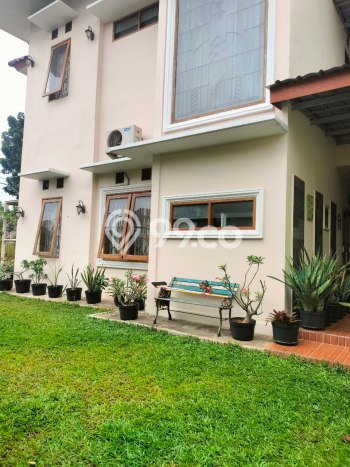 Jual Rumah Luas Elegan Dengan View Cantik di Jatiwaringin, Bekasi Jual Rumah Luas Elegan Dengan View Cantik di Jatiwaringin, Bekasi