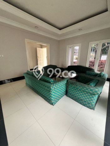 KESEMPATAN EMAS! Rumah area Kemang, Jakarta Selatan, Luas 696m² Bangunan 325m² KESEMPATAN EMAS! Rumah area Kemang, Jakarta Selatan, Luas 696m² Bangunan 325m²