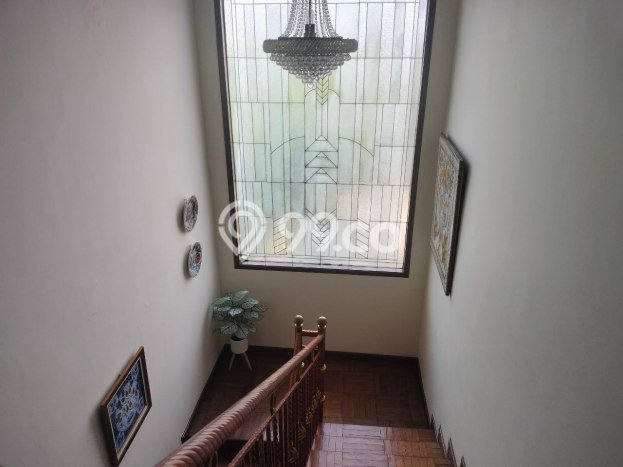 Jual Rumah Luas Elegan Dengan View Cantik di Jatiwaringin, Bekasi Jual Rumah Luas Elegan Dengan View Cantik di Jatiwaringin, Bekasi