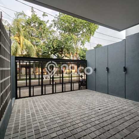 Siap Huni Rumah Mewah 4 Kamar di Duren Sawit Dekat ke Mana Pun Siap Huni Rumah Mewah 4 Kamar di Duren Sawit Dekat ke Mana Pun