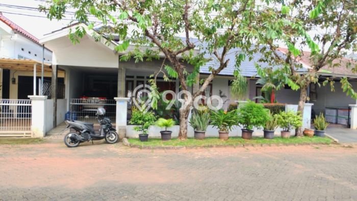 For Sale! Luxury House LT 355m2 Desain Elegan di Kemang Pratama For Sale! Luxury House LT 355m2 Desain Elegan di Kemang Pratama