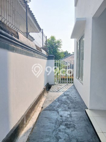 Rumah Modern 5 KT LT 215m2 di Sentul City Rumah Modern 5 KT LT 215m2 di Sentul City