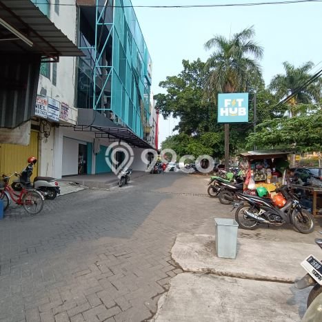 Unit Ruko Dijual di Jakarta Barat LT 75m2 & LB 300m2 Unit Ruko Dijual di Jakarta Barat LT 75m2 & LB 300m2