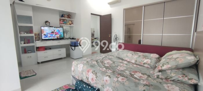 Jual Rumah Luas Elegan Dengan View Cantik di Cibubur, Jakarta Timur Jual Rumah Luas Elegan Dengan View Cantik di Cibubur, Jakarta Timur