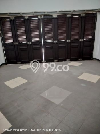 Siap Huni Rumah Mewah 5 Kamar di Ciracas Dekat ke Mana Saja Siap Huni Rumah Mewah 5 Kamar di Ciracas Dekat ke Mana Saja