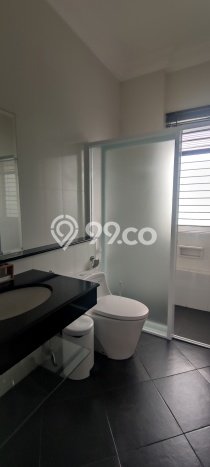 Rumah Mewah LB 349m2 Siap Huni Desain Elegan di Raffles Hills, Jakarta Timur Rumah Mewah LB 349m2 Siap Huni Desain Elegan di Raffles Hills, Jakarta Timur