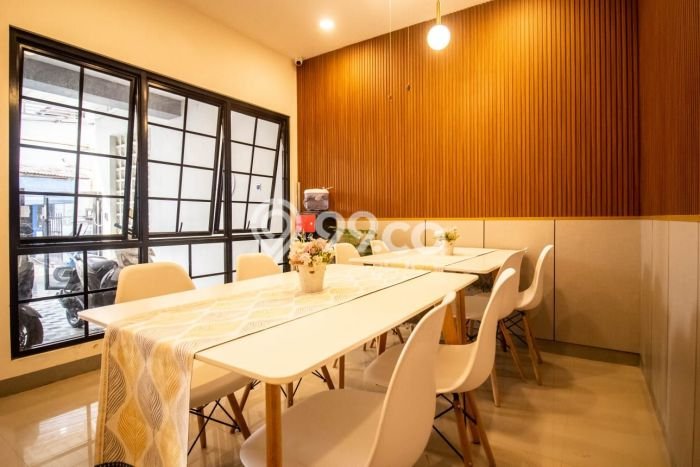 Rumah Mewah LB 600m2 Siap Pakai Desain Elegan di Tomang, Jakarta Barat Rumah Mewah LB 600m2 Siap Pakai Desain Elegan di Tomang, Jakarta Barat