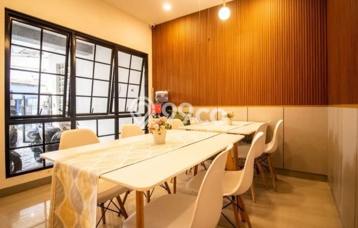 Jual Rumah Mewah Megah Dengan View Cantik di Tomang, Jakarta Barat Jual Rumah Mewah Megah Dengan View Cantik di Tomang, Jakarta Barat
