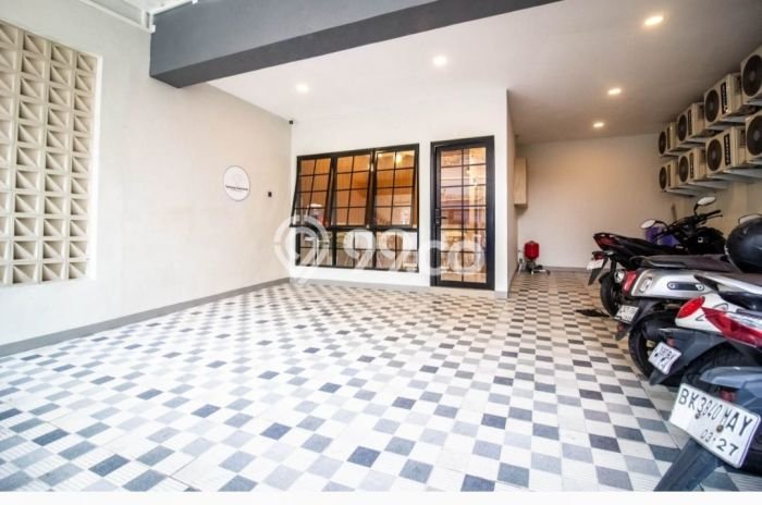 Rumah Mewah LB 600m2 Siap Pakai Desain Elegan di Tomang, Jakarta Barat Rumah Mewah LB 600m2 Siap Pakai Desain Elegan di Tomang, Jakarta Barat