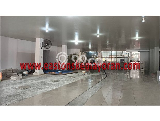 Kantor bagus disewakan di Serengan Surakarta dengan LB 2600m2 harga sewa terbaik Kantor bagus disewakan di Serengan Surakarta dengan LB 2600m2 harga sewa terbaik