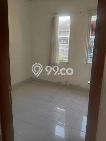 Rumah Luas Asri 3 KT Siap Pakai di BSD Tangerang Rumah Luas Asri 3 KT Siap Pakai di BSD Tangerang