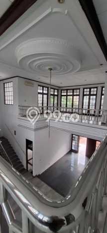 Rumah Luxury Modern Tanpa Renovasi di Pondok Indah Jakarta Selatan Rumah Luxury Modern Tanpa Renovasi di Pondok Indah Jakarta Selatan